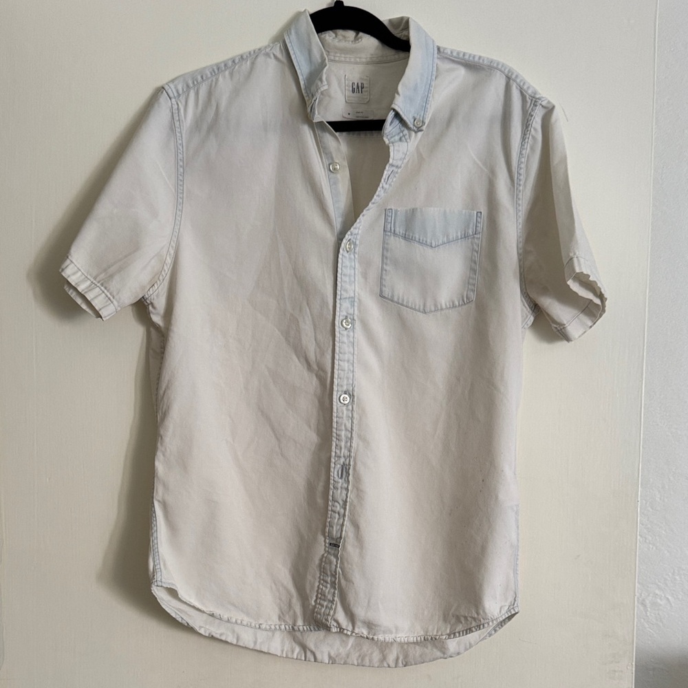 GAP Men's Light Gray Short Sleeve Shirt